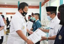 Gubernur Lampung Serahkan Beasiswa Kepada 100 Anak Petani Mahasiswa Fakultas Pertanian Unila