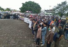 Ngotot Tetap Ingin di Laksanakan Pilkades Serentak. Ratusan Masyarakat Terus Demo ke Bupati