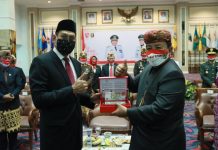 Gubernur Arinal Djunaidi, Orang Pertama Di Lampung Yang Memiliki Uang Edisi Khusus HUT RI Ke-75