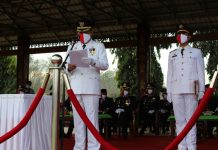 Bupati Tubaba H.Umar Ahmad SP Menjadi Inspektur Upacara HUT Ke 75 RI