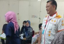 Pasangan Ike-Zam Datangi Bawaslu Bandarlampung
