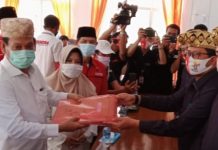Pasangan Juprius dan Rina Marlina Mendaftarkan Diri Ke KPUD