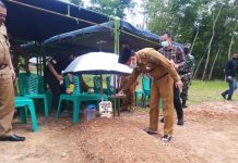 Bupati Way Kanan Raden Adipati Surya Berziarah Ke Makam Edward Antony