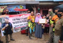 Brimob Peduli, Bersama Komunitas Trail Tribal Lampung Berbagi Sembako