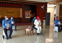 Bupati Tulang Bawang Kembali Berikan Bantuan Program Kreatif Mandiri BMW TA. 2020