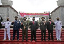 Gubernur Hadiri Upacara Ziarah Nasional HUT Ke-75 TNI di Taman Makam Pahlawan