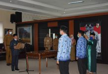 Fauzi Hasan, SE,.MM Melantik Sekaligus Pengambilan Sumpah Jabatan Bagi Pejabat Administrator