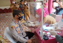 Kapolres Tulang Bawang AKBP Andy Siswantoro Lakukan Suntik Vaksin Covid 19