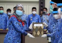 Sekretaris Daerah Kabupaten Way Kanan Menghadiri Penyerahan Surat Tugas Pelaksana Harian Bupati