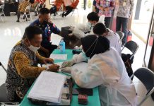Vaksinasi Covid-19 tahap II Untuk Pelayanan Publik Di Lambar
