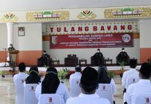 Dr. (Cand) Hj. Winarti, SE., MH Bupati Tulang Bawang Menyerahkan SK P3K