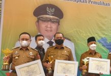 Pemkab Lambar Raih Penghargaan Terbaik I Dalam Perencanaan dan Pencapaian Pembangunan Daerah