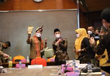 Bupati Lambar Hi. Parosil Mabsus melakukan Audiensi dengan Menteri Periwisata dan Ekonomi Kreatif, Sandiaga Uno