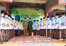 Bupati Lampung Barat Hi. Parosil Mabsus Hadiri Pengajian Akbar dan Dzikir Manaqib