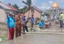 Desa Sidang Bandar Anom Bangun Rabat Beton