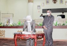 Bupati Tulangbawang Dr, Hj, Winarti, SE., MH Menghadiri Rapat Paripurna
