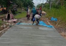 Gunakan Dana Desa pemdes Muara Asri Bagun Rabat Beton