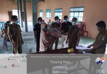 Desa Wira Jaya Bagikan BLT 112 KPM