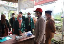 Bupati Lampung Barat Hi. Parosil Mabsus lakukan Peninjauan Posko PPKM Mikro
