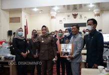 Bupati Tulang Bawang Dr. hj. Winarti S.E. M.H. Menghadiri Rapat Paripurna DPRD