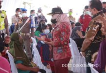 Bupati Tulang Bawang Dr. hj. Winarti S.E. M.H. Tinjau Pelaksanaan Vaksinasi