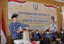 Bupati Way Kanan Raden Adipati Surya, Menghadiri Penyerahan Surat Keputusan CPNS