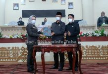 Bupati Winarti Menerima Rekomendasi LKPJ Tahun Anggaran 2021 Pada Paripurna DPRD Kabupaten Tulang Bawang
