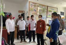 Dirjen Keuangan Daerah Tinjau Langsung Pelayanan Samsat di Mimika Papua