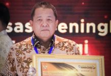 Gubernur Arinal Djunaidi Terima Penghargaan Dari Kemendagri