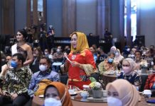 Bupati Winarti Hadiri Final Pemilihan Putri Otonomi Indonesia Tahun 2022