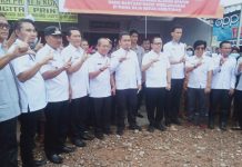 Pj. Bupati Mesuji Sulpakar Simbolis Serahkan BLT-BBM Dan BPNT