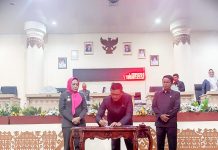 Bupati Winarti Hadiri Paripurna DPRD Kabupaten Tulang Bawang