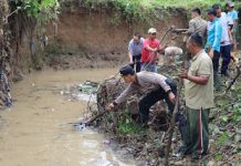 Menjaga Kelestarian Alam, Pemkab Bersama Forkopimda Way Kanan Bersih-bersih Aliran Sungai