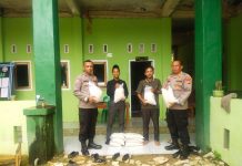 Sat Binmas Polres Mesuji Membagikan Bantuan Sosial Kepada Pondok Pesantren
