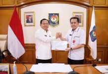 Kemendagri Serahkan Data Mahasiswa Tugas Belajar Mahasiswa Papua Hasil Verifikasi ke Seluruh Gubernur di Papua