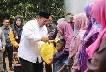Gubernur Arinal, Beri Bantuan Kursi Roda Untuk Warga Difabel di Kota Metro*
