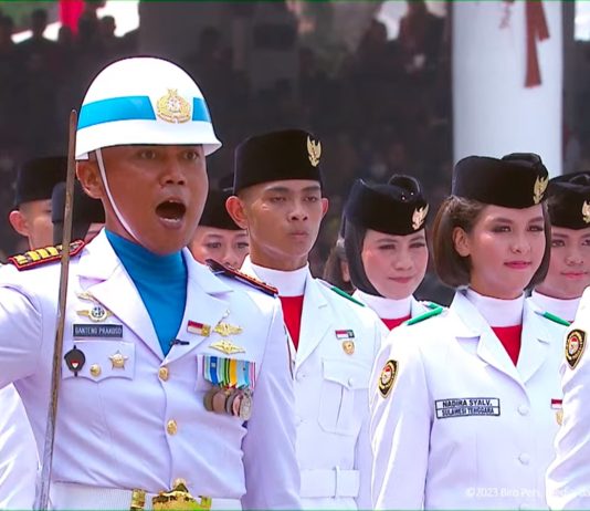 KOMANDAN PASKIBRAKA NASIONAL PERINGATAN HUT RI KE-78 DI ISTANA NEGARA, KAPTEN MAR GANTENG PRAKOSO DARI BRIGIF 4 MARINIR/BS LAMPUNG