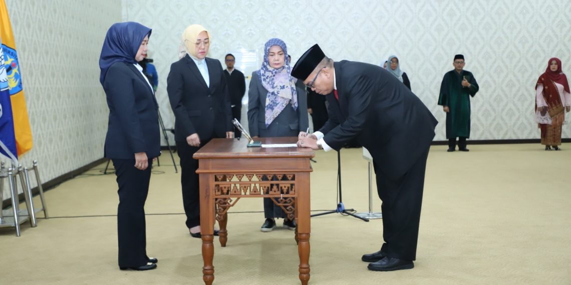 Rektor Lantik Wakil Rektor BUK dan Ketua LPPM