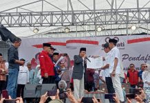 Koalisi empat gabungan partai politik (Parpol) di Kabupaten Lampung Utara mendeklarasikan Pasangan Calon (Paslon) Bupati dan Wakil Bupati Hamartoni dan Romli