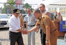 Pj. Gubernur Samsudin Tinjau Pelaksanaan Program Pemutihan Pajak Kendaraan Bermotor di Kantor Samsat Rajabasa Bandarlampung