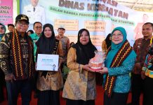 Pj. Gubernur Samsudin bersama Ibu Maidawati Tinjau Penanggulangan Stunting dan Posyandu di Mesuji Timur, Kabupaten Mesuji