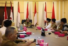 Pj. Gubernur Samsudin Minta OPD Pemprov Lampung dan Pemkot Bandarlampung Berkolaborasi Tangani Sampah di Pantai Payang Panjang