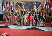 Ibu Maidawati Retnoningsih Samsudin Dampingi Ibu Wapres Selvi Gibran Rakabuming Raka Buka Bazar Amal Tahunan ke-55 WIC di Jakarta Convention Center, Lampung Jadi Ikon Utama Kegiatan Bazar