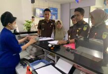 Kejari Way Kanan Menerima Uang Pengembalian dari Mantan Kakam Sukajadi Korupsi DD TA 2018