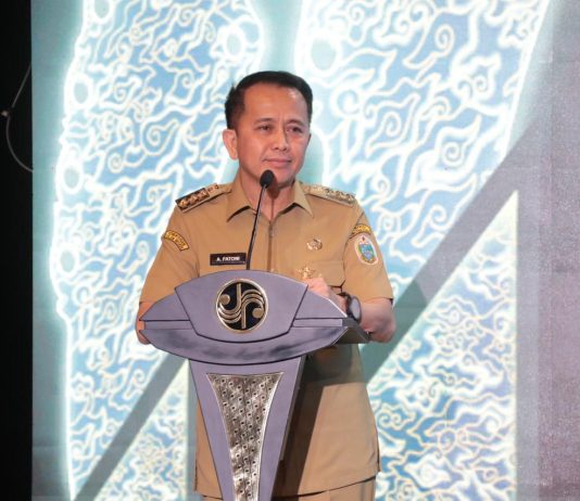 Dirjen Bina Keuangan Daerah Agus Fatoni Terima Penghargaan dari Kementerian BUMN sebagai Pembina Samsat Nasional