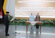 Gubernur Mirza Kukuhkan Purnama Wulan Sari sebagai Bunda PAUD dan Bunda Literasi Provinsi Lampung dan Jihan Nurlela sebagai Duta Baca Provinsi Lampung