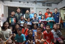 Peduli Korban Banjir Panjang, Ketua TP PKK Provinsi Lampung Apresiasi Relawan dan Serahkan Bantuan