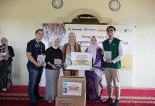Wagub Jihan Nurlela Bagikan Mushaf Al-Qur’an kepada Santri Pondok Pesantren Yamama, Bandarlampung, Diinisiasi Pelanggan Setia Gramedia, Tribun Lampung dan Dompet Dhuafa