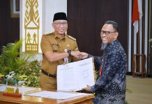 Disaksikan Menteri ATR/BPN, Gubernur Mirza Bersama Kepala BPN Tandatangani NPHD