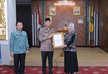Gubernur Lampung Lepas Purna Bakti Tina Malinda, Teladan Pengabdian Birokrasi Selama 38 Tahun